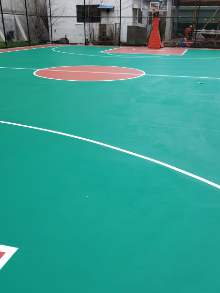 昌邑 球场长期使用易出现地面开裂